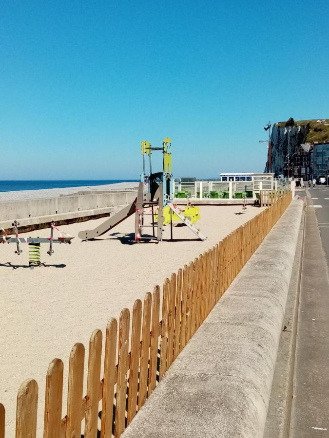 Appartement Avec Balcon Au 1Er Etage Vue Laterale Mer A 50 Metres De La Plage A Mers Les Bains. Exteriér fotografie