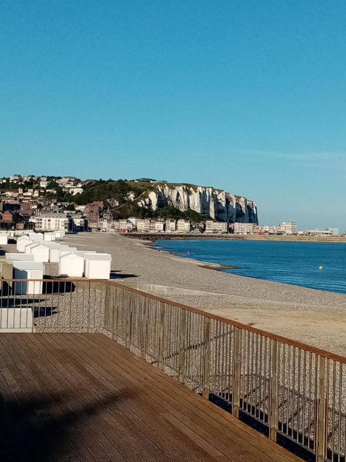Appartement Avec Balcon Au 1Er Etage Vue Laterale Mer A 50 Metres De La Plage A Mers Les Bains. Exteriér fotografie